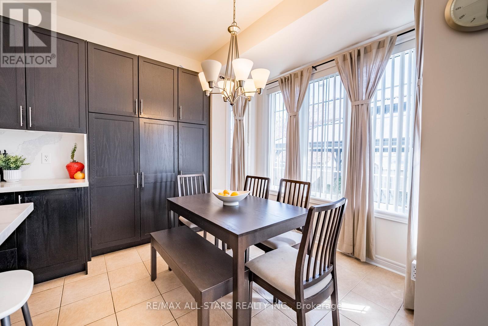 2 MANTLE AVENUE - 17