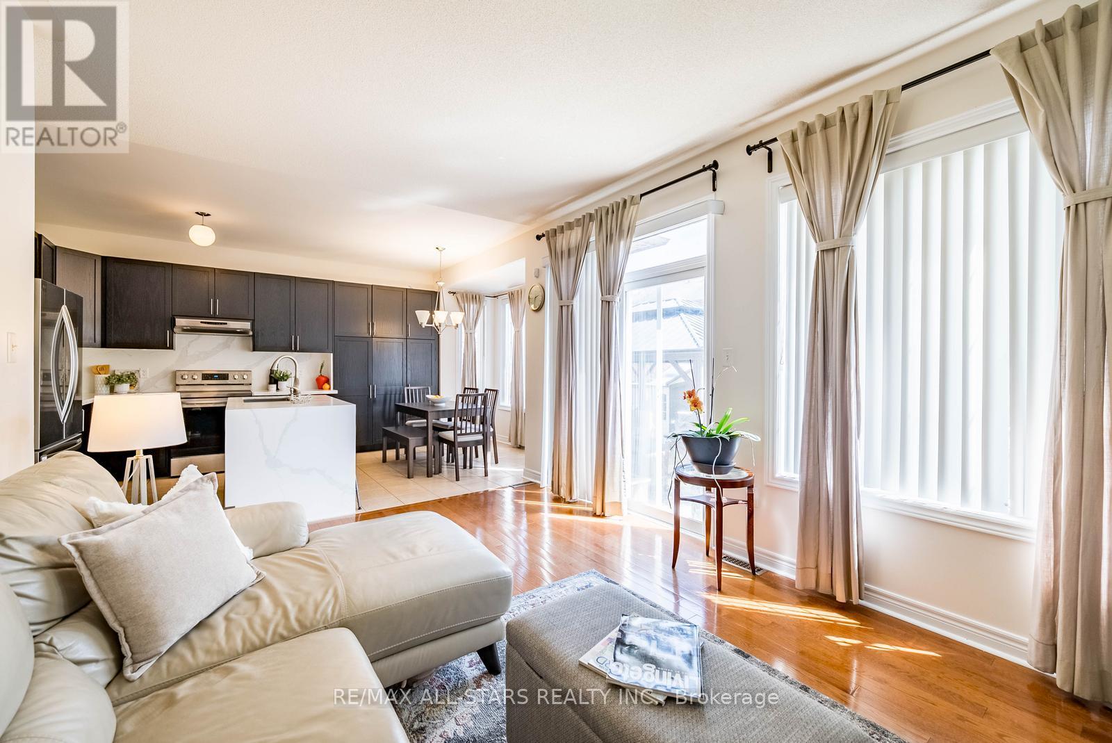 2 MANTLE AVENUE - 20