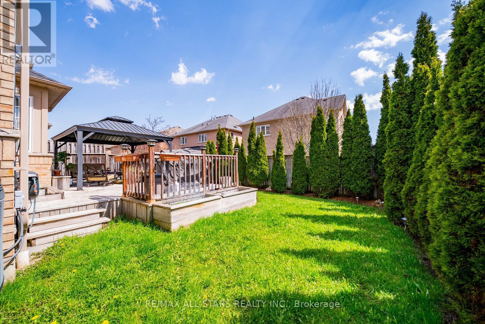 2 MANTLE AVENUE - 37