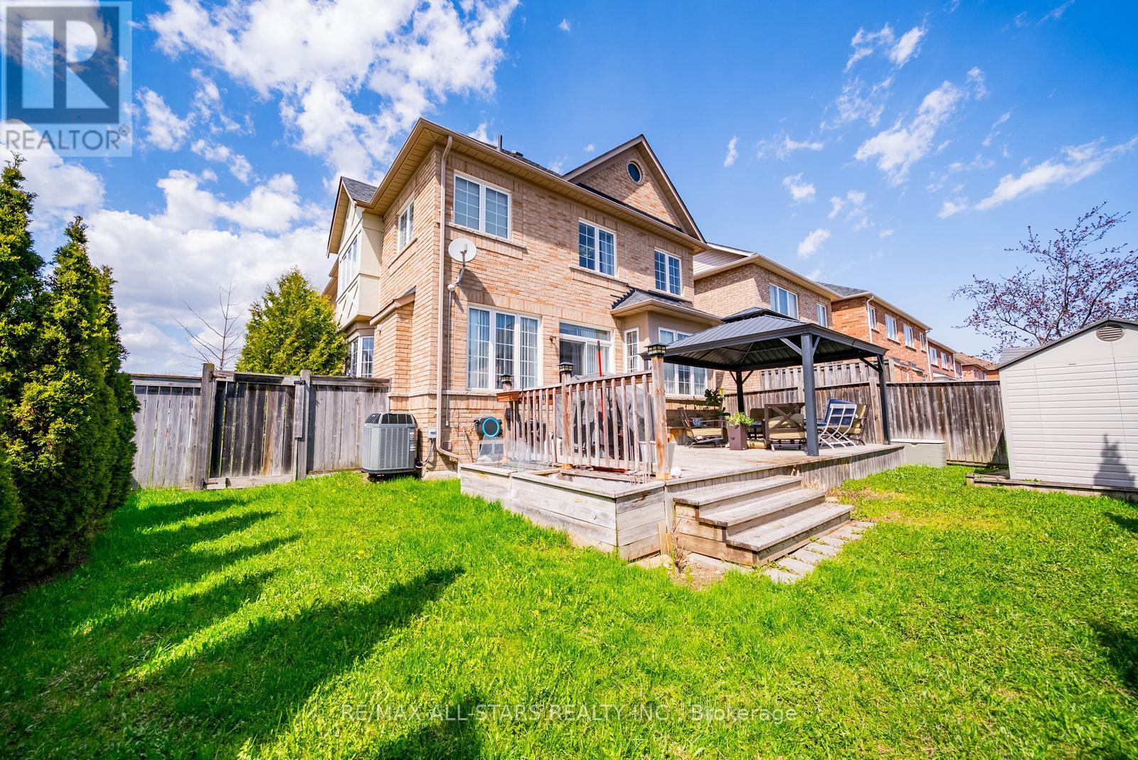 2 MANTLE AVENUE - 38