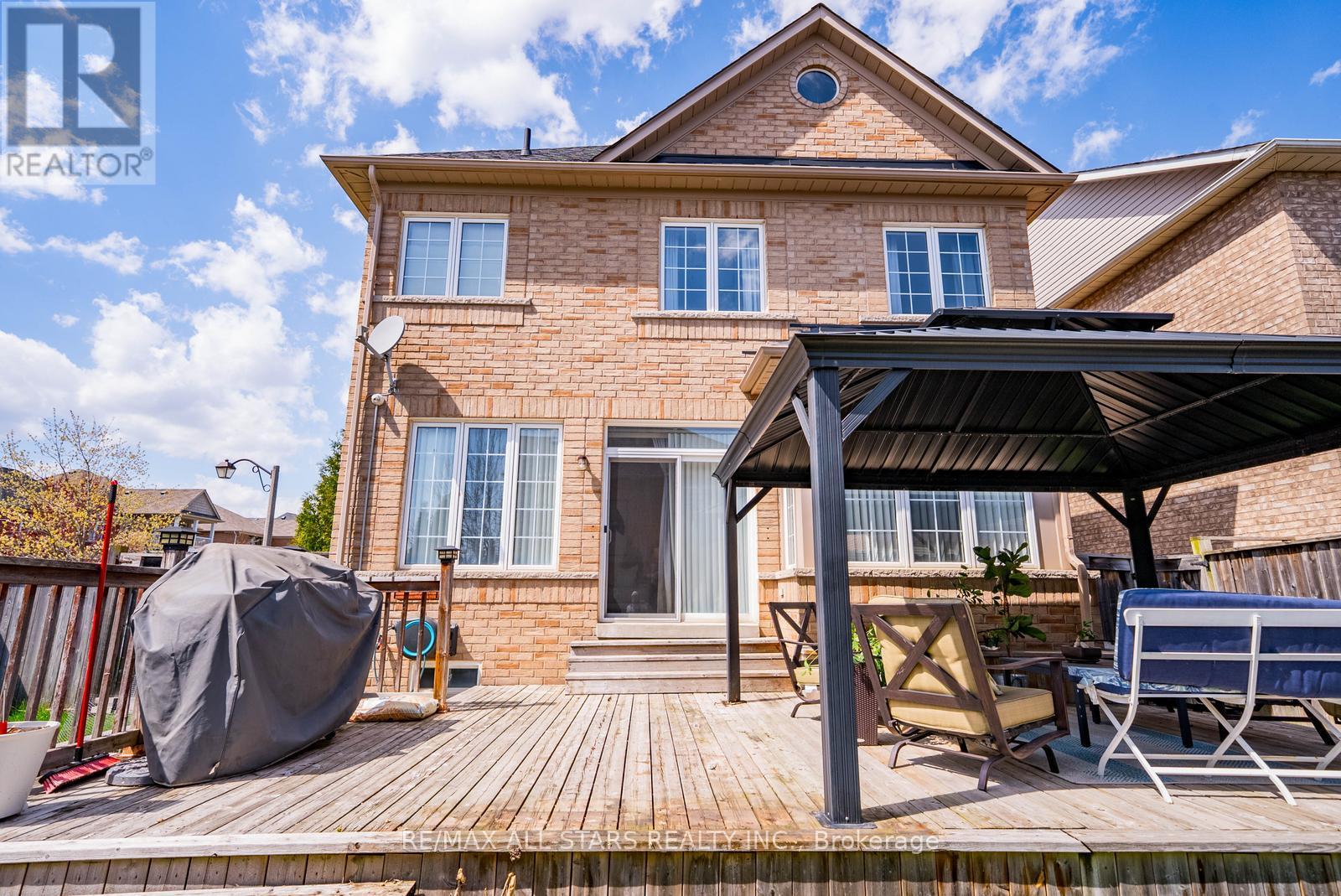 2 MANTLE AVENUE - 40