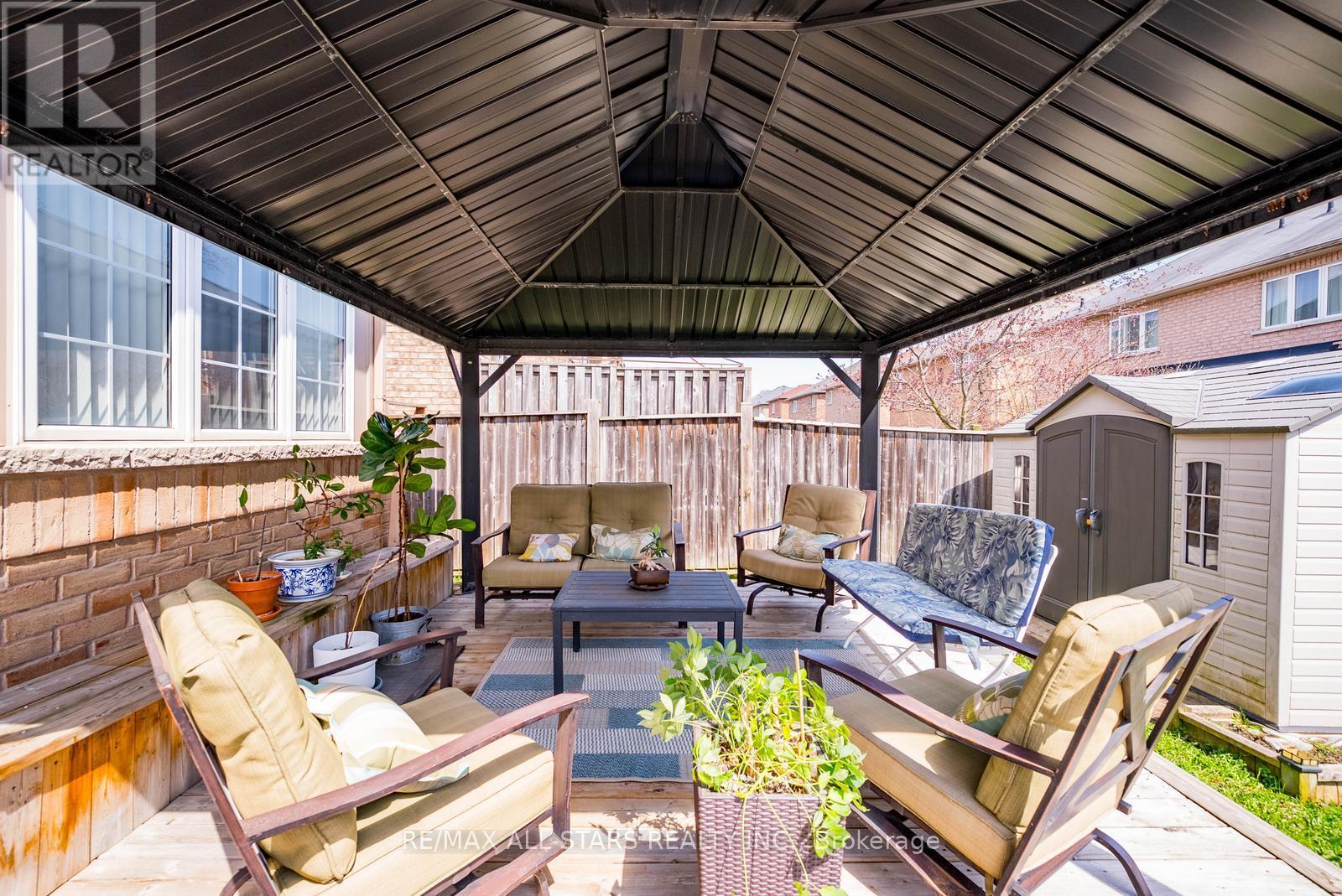 2 MANTLE AVENUE - 41