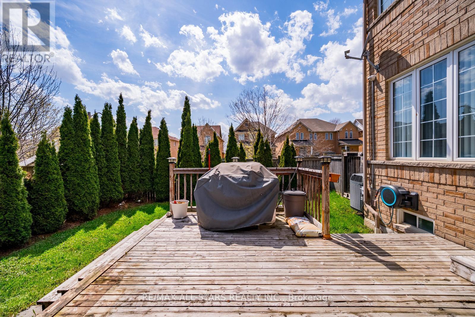 2 MANTLE AVENUE - 42
