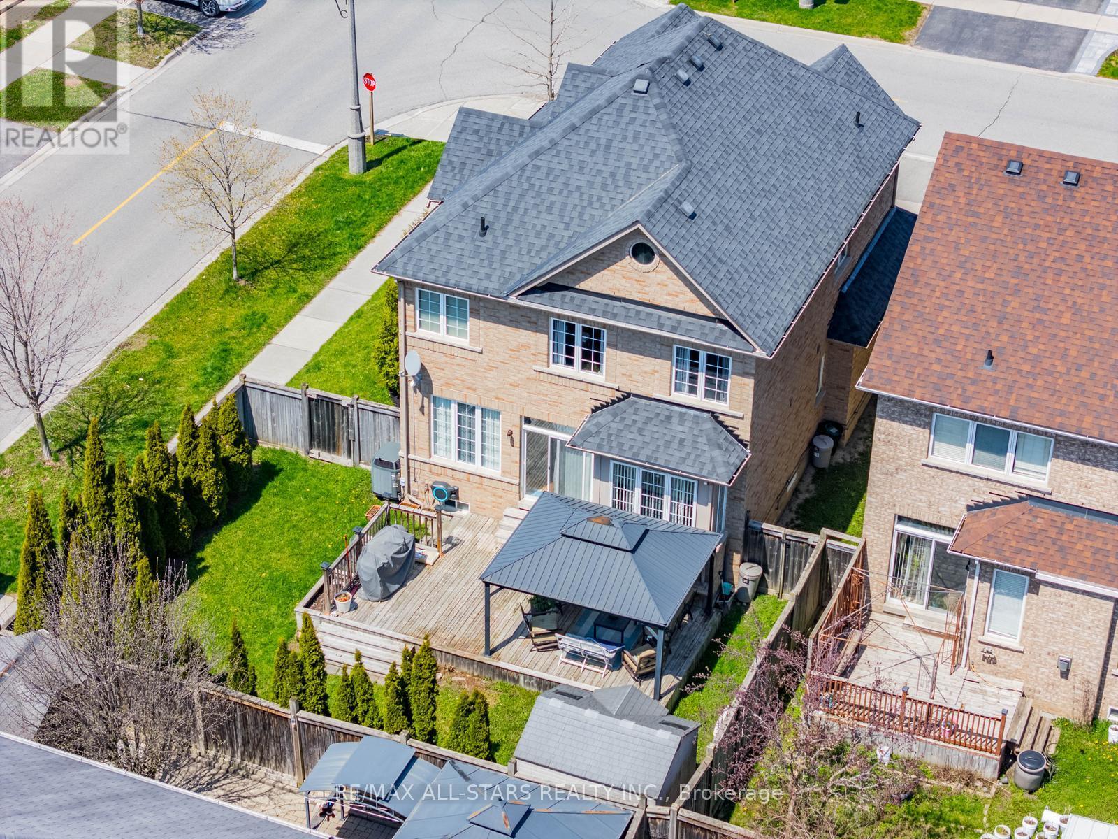 2 MANTLE AVENUE - 46