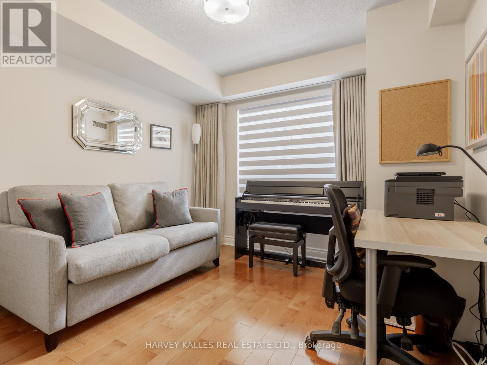 #402 12 REAN DRIVE - 16