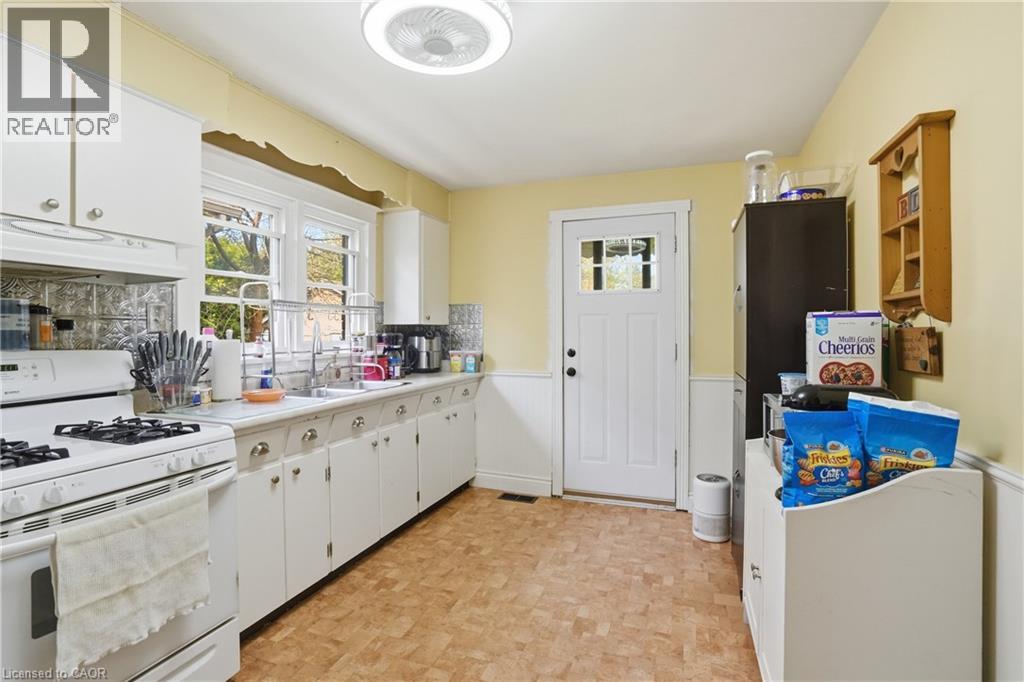 21 WEIR Street N, Hamilton, Ontario, L8H5E7 — Photo 15