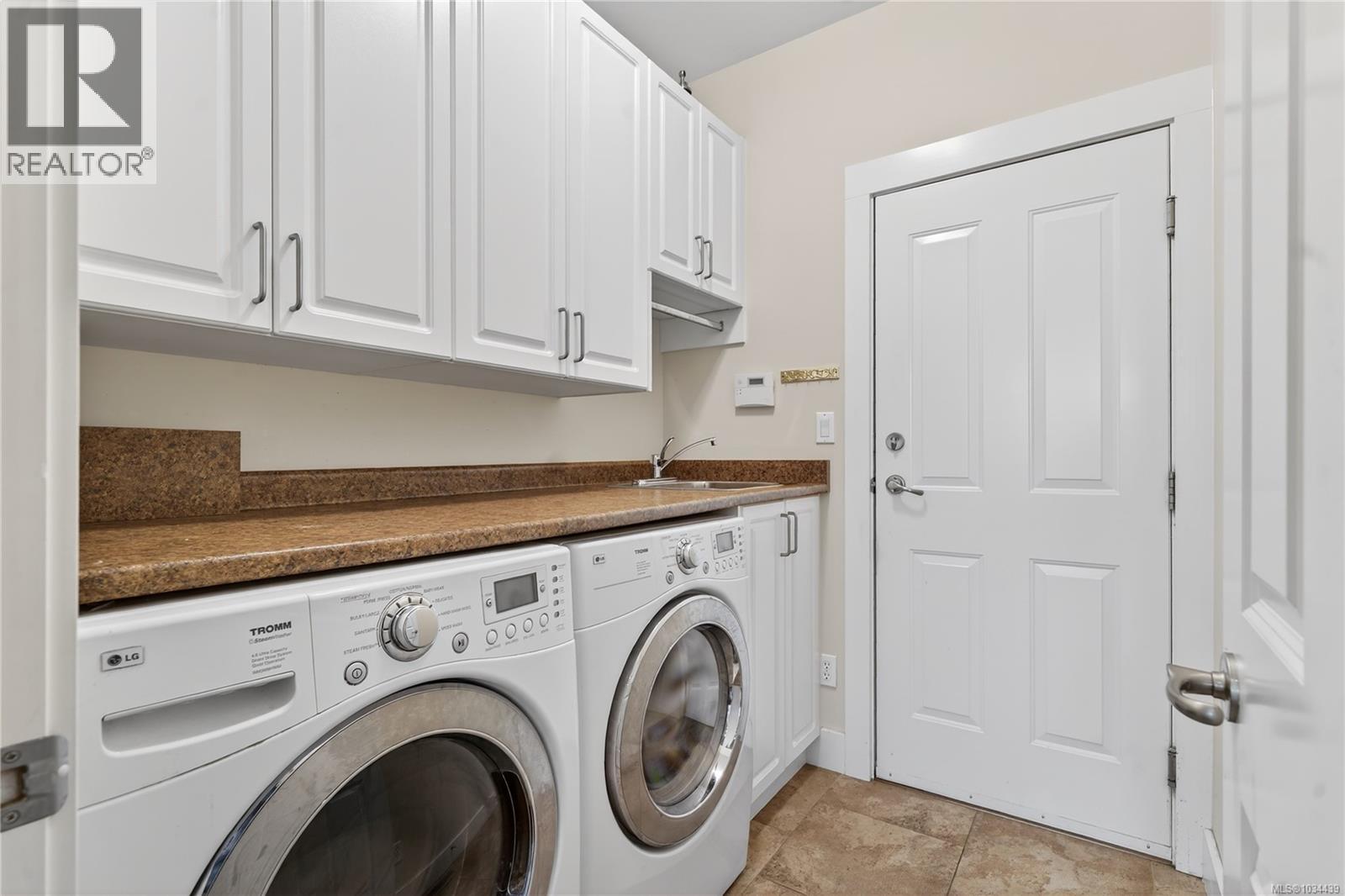 1415 Madeira Ave - 26