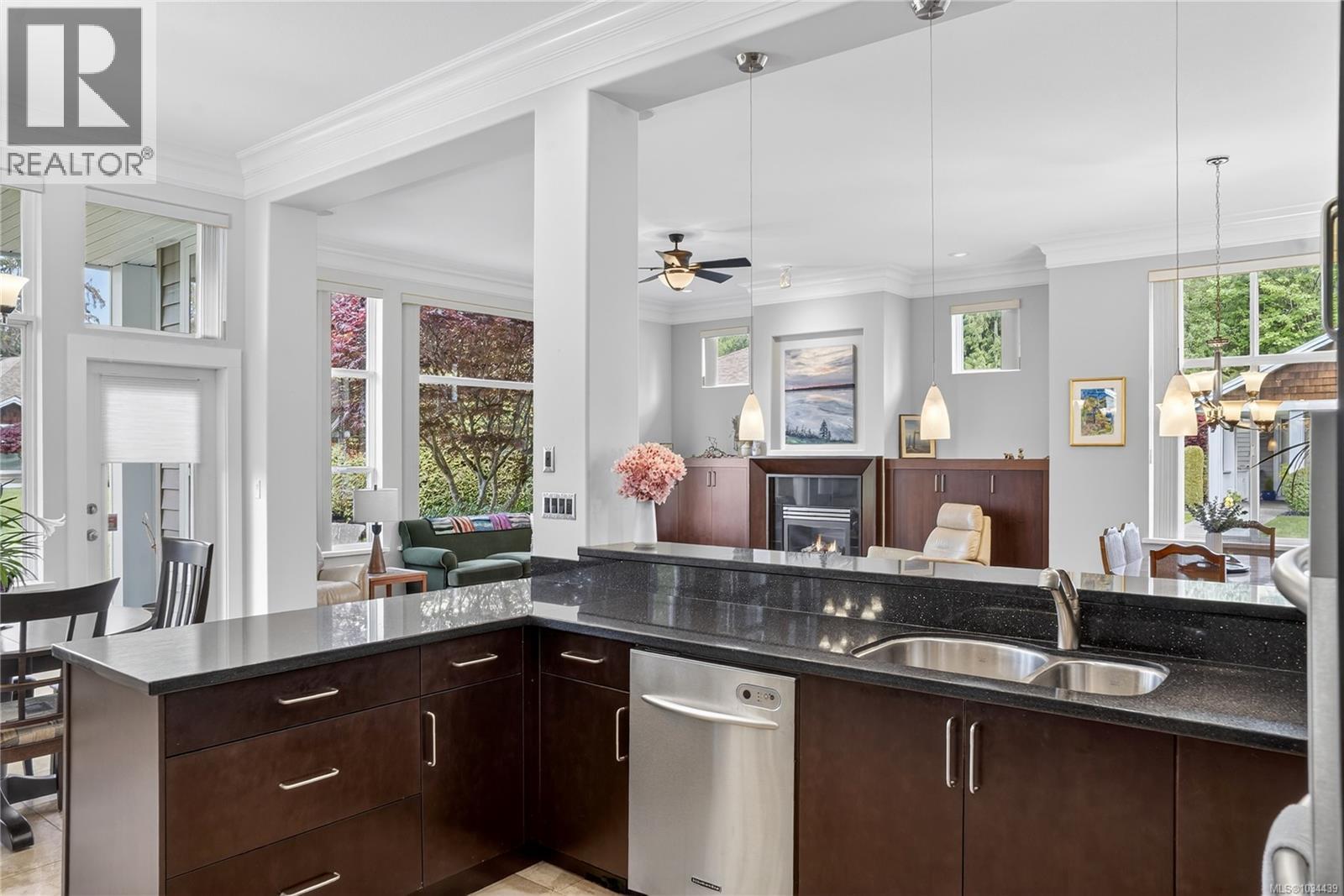 1415 Madeira Ave - 9
