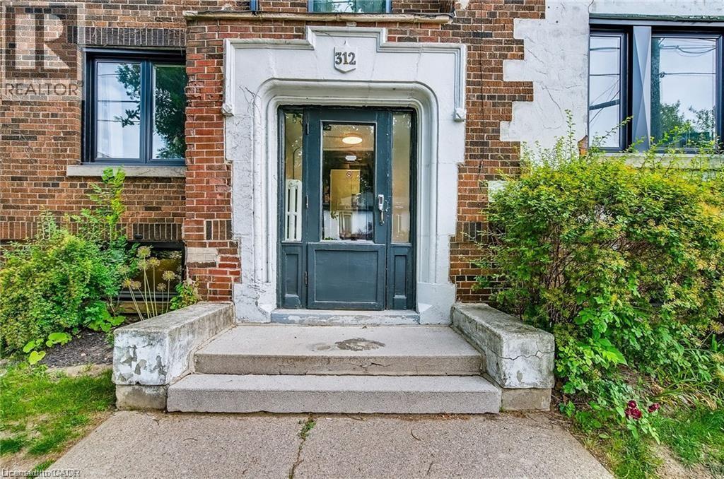 312 ABERDEEN Avenue Unit# 4, Hamilton, Ontario, L8P2R5 — Photo 2