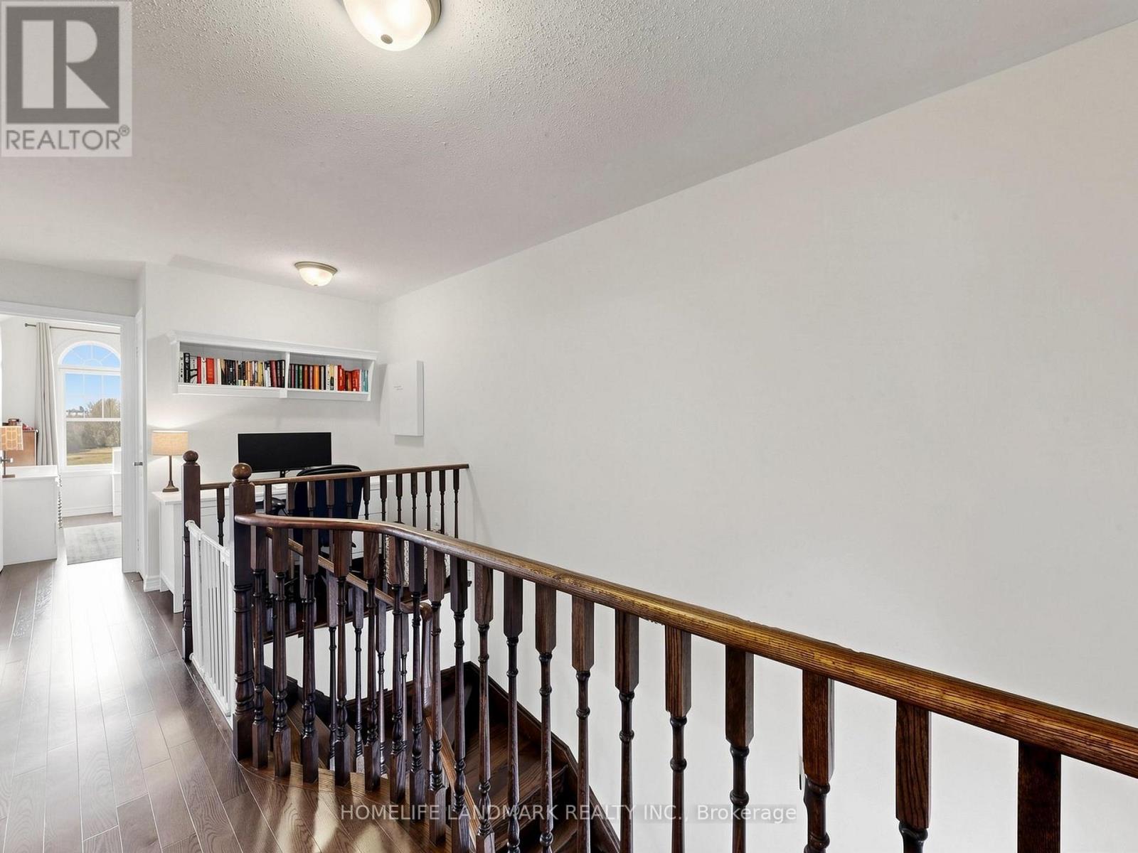 31 TRUE BLUE CRESCENT - 19