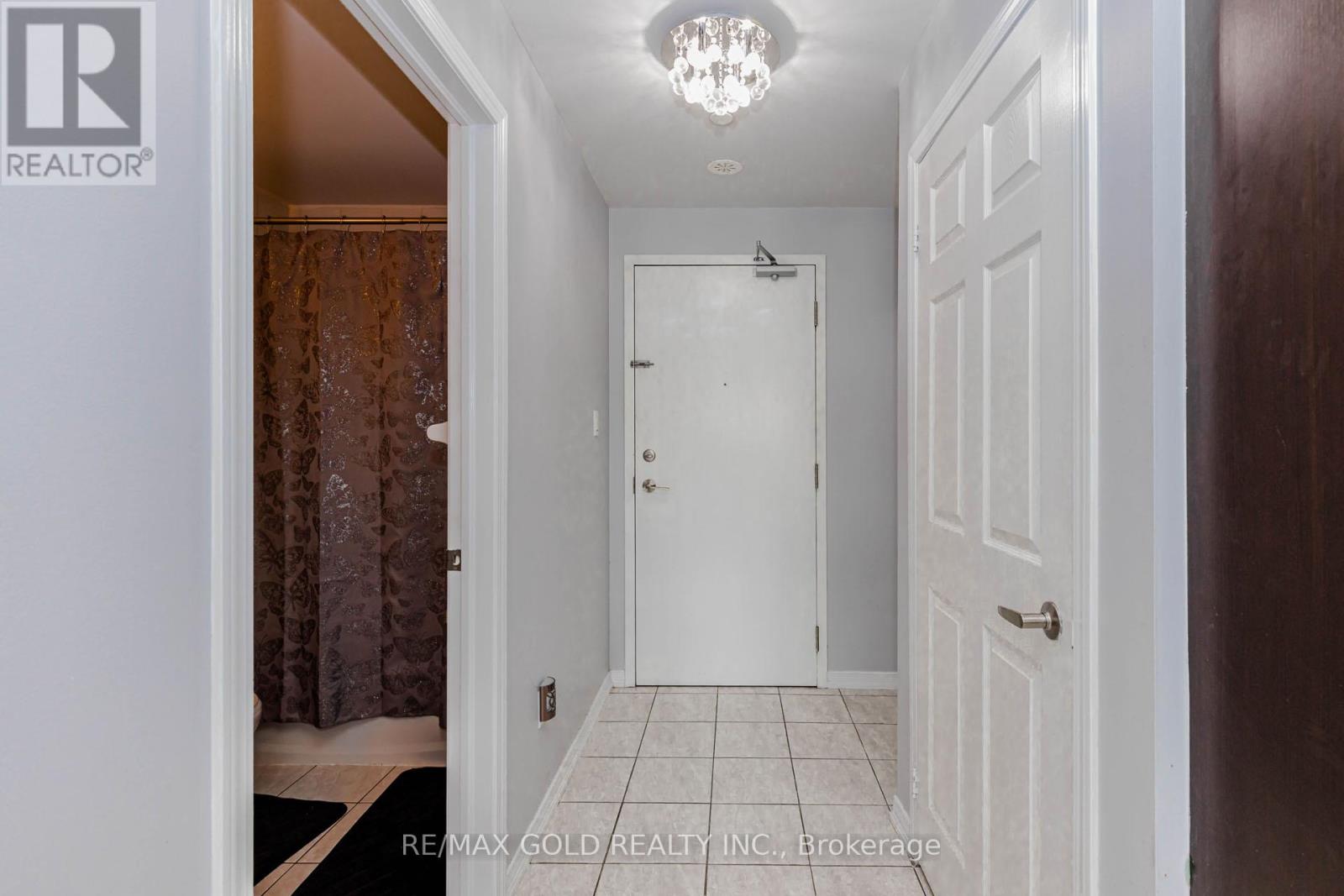 #217 50 SKY HARBOUR DRIVE - 11