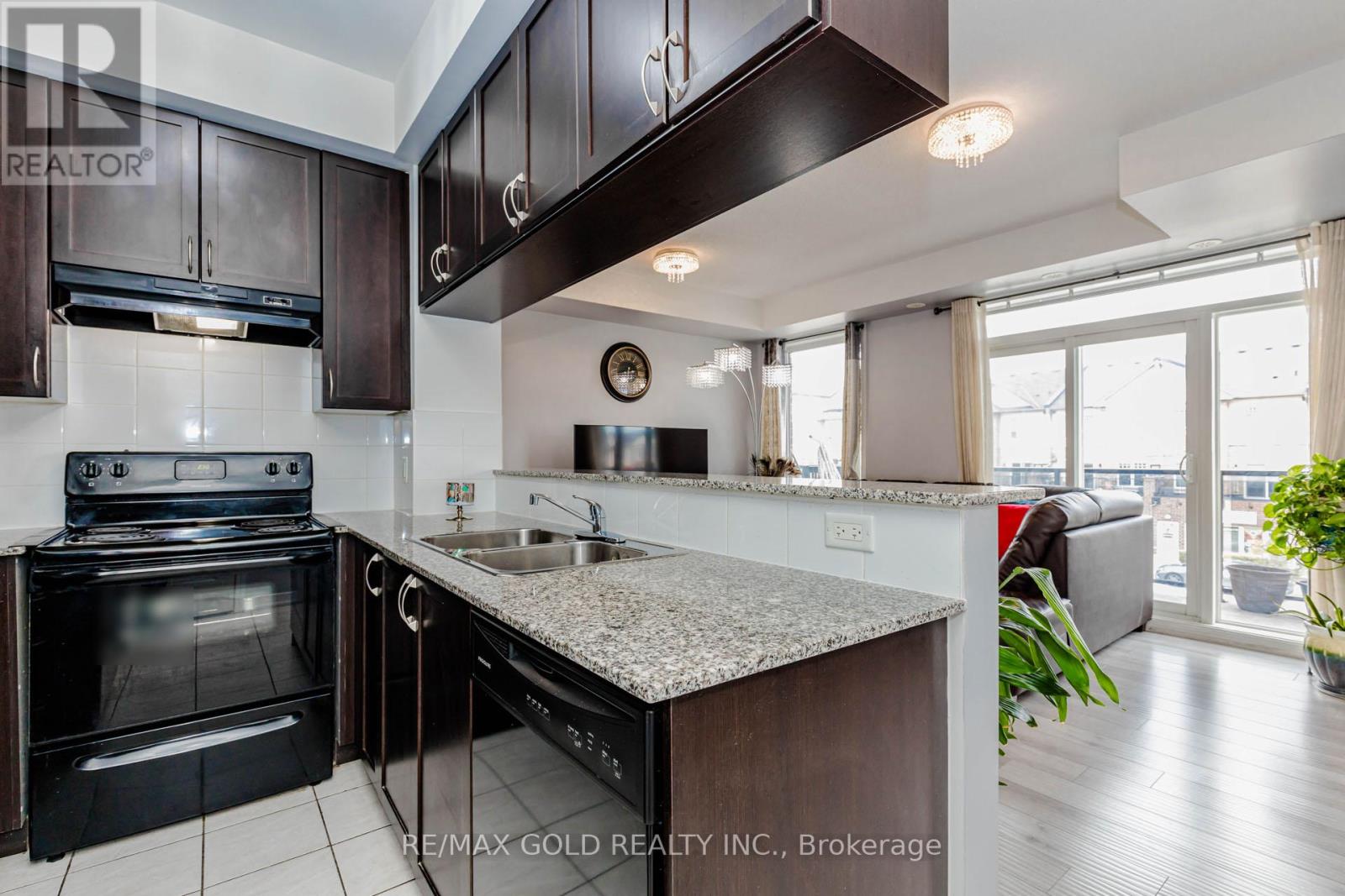 #217 50 SKY HARBOUR DRIVE - 16