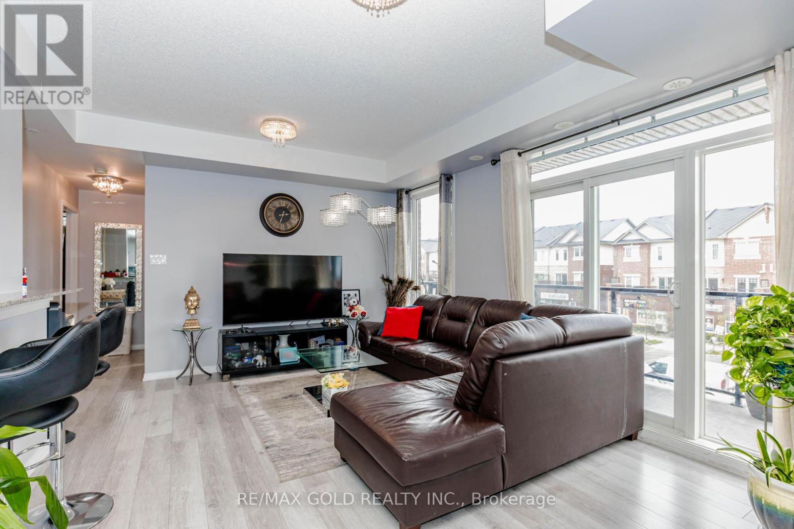 #217 50 SKY HARBOUR DRIVE - 19