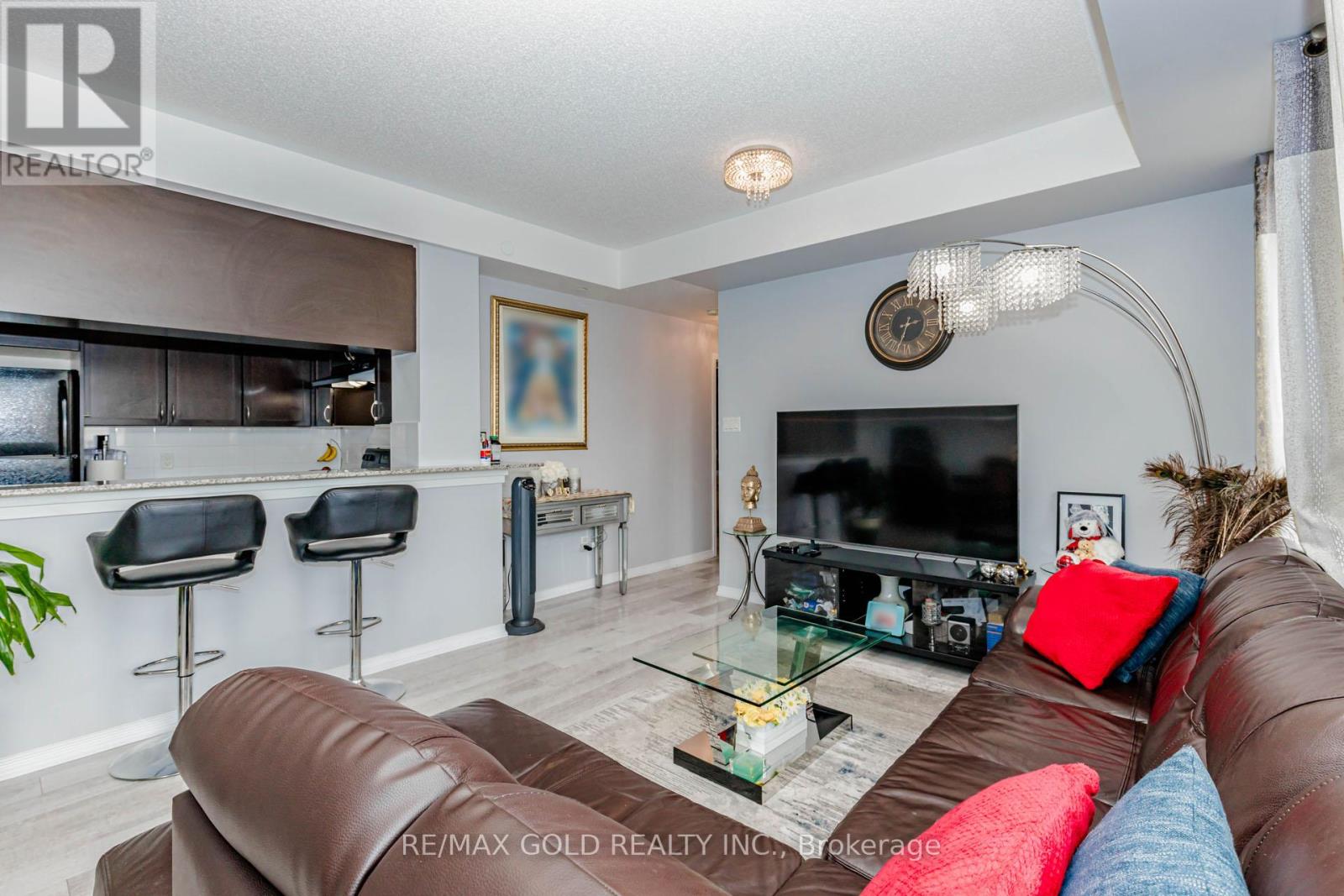 #217 50 SKY HARBOUR DRIVE - 20