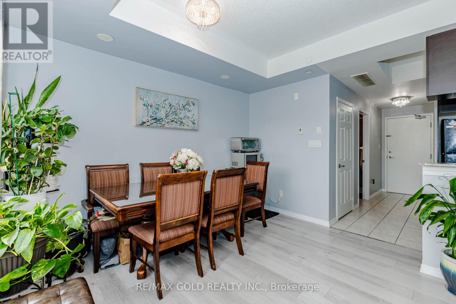 #217 50 SKY HARBOUR DRIVE - 24