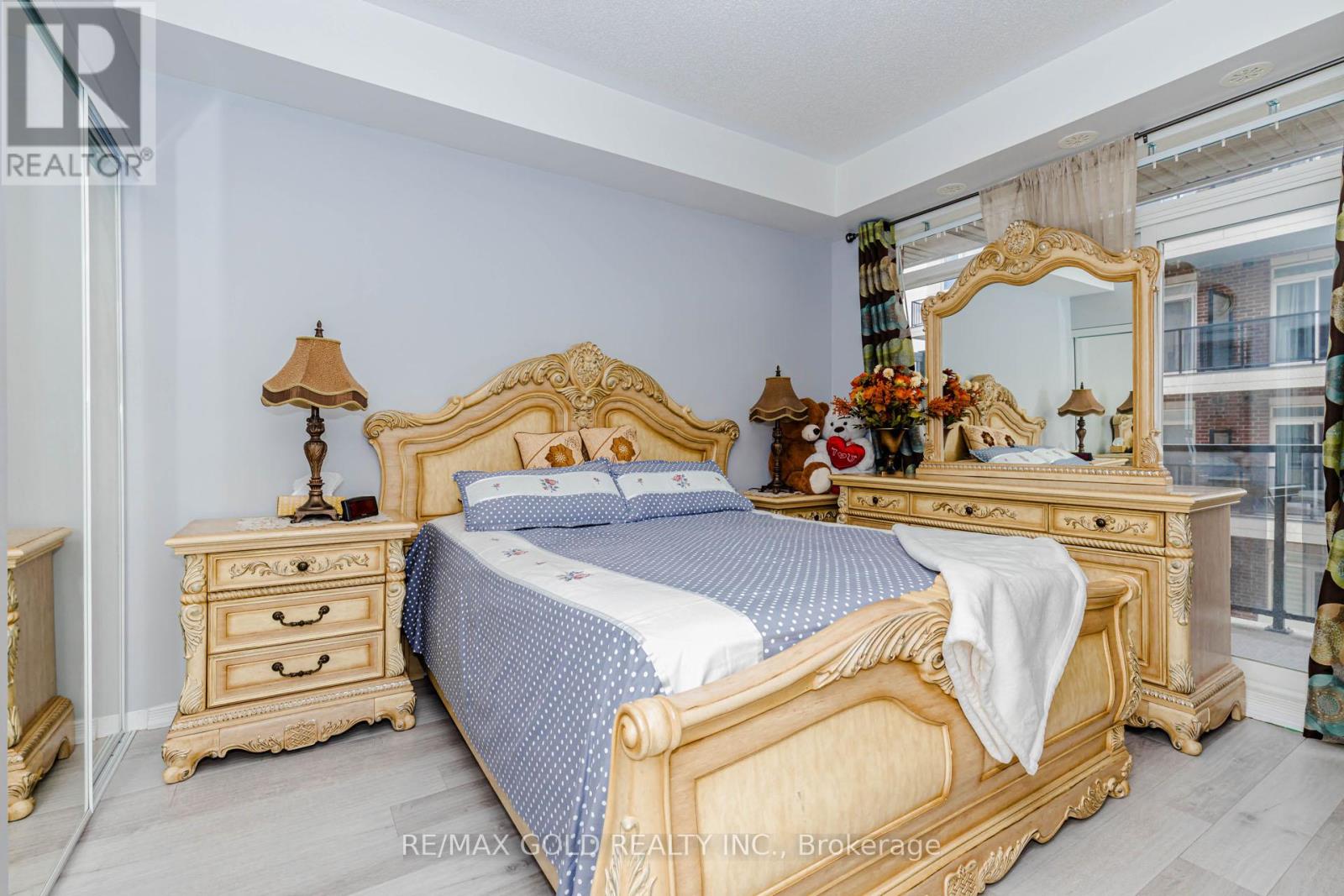 #217 50 SKY HARBOUR DRIVE - 25
