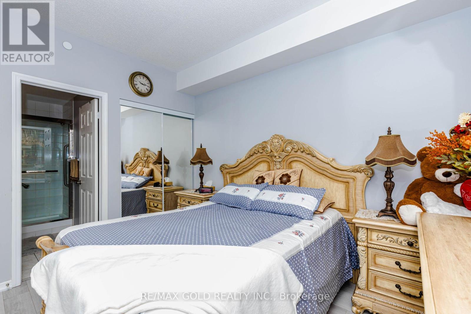 #217 50 SKY HARBOUR DRIVE - 26