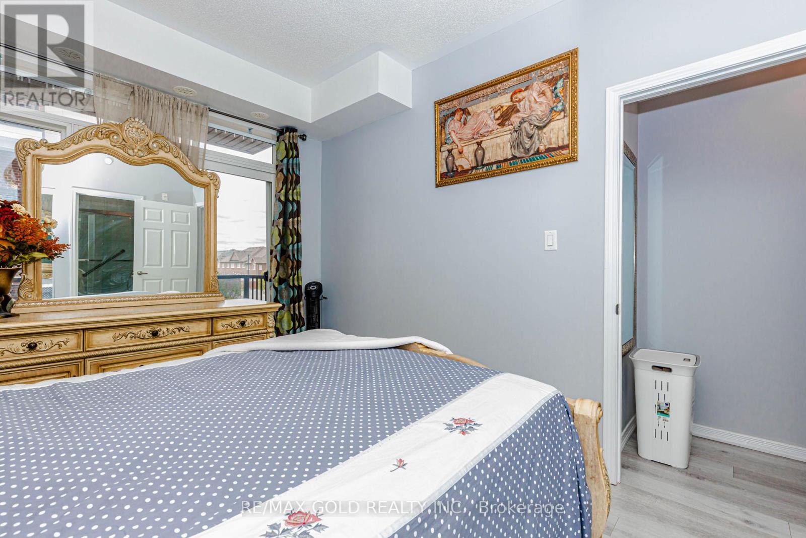 #217 50 SKY HARBOUR DRIVE - 27