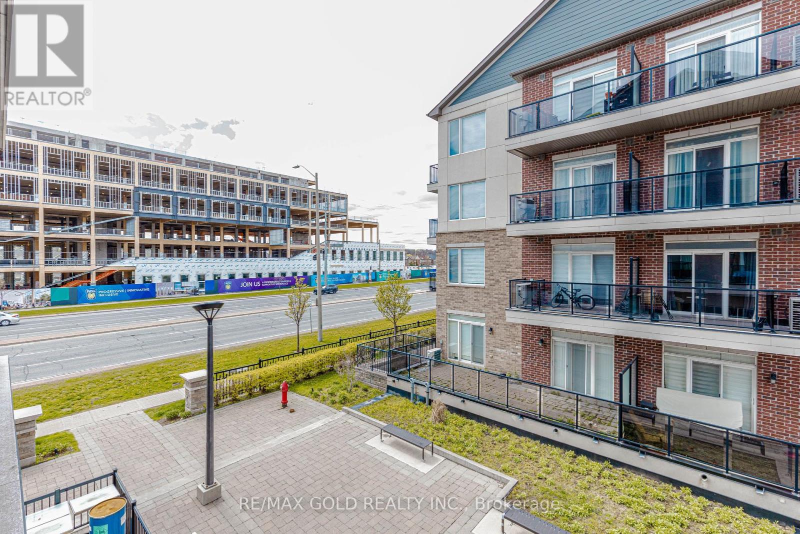 #217 50 SKY HARBOUR DRIVE - 32