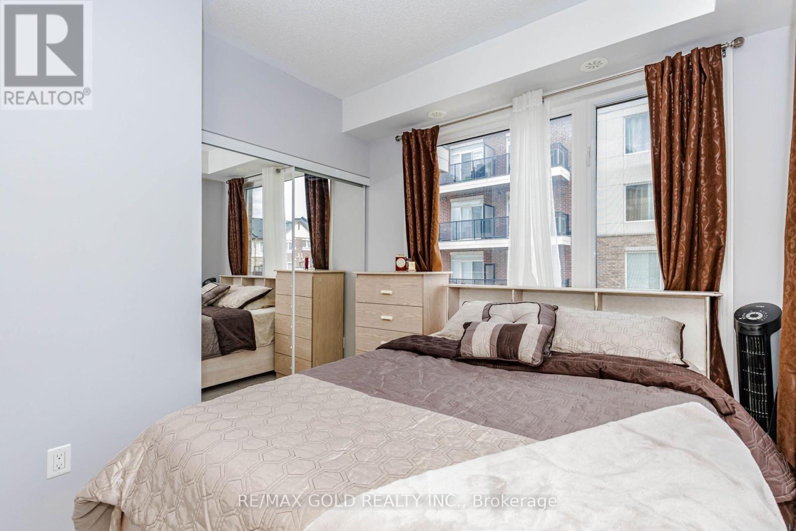 #217 50 SKY HARBOUR DRIVE - 34