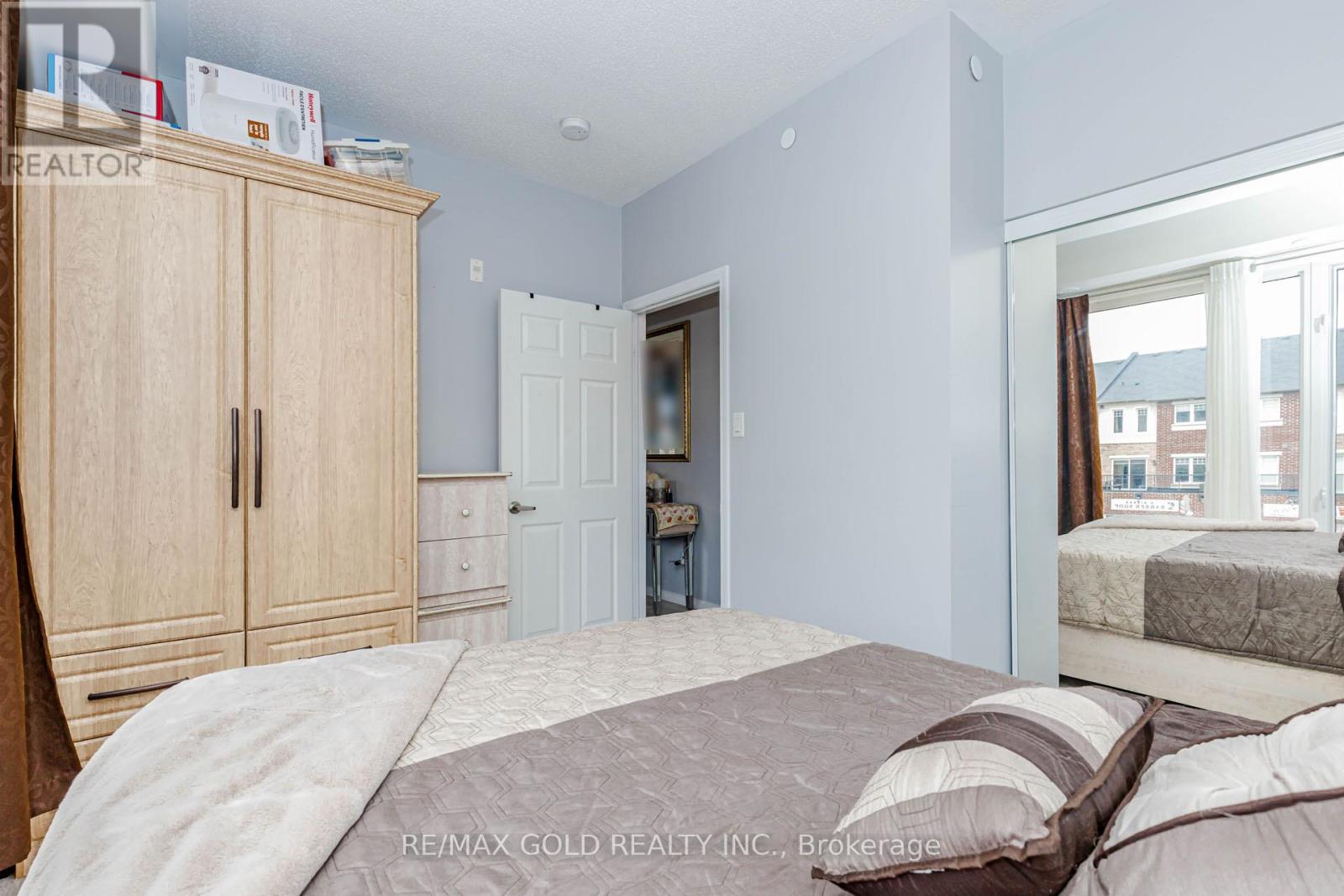 #217 50 SKY HARBOUR DRIVE - 35
