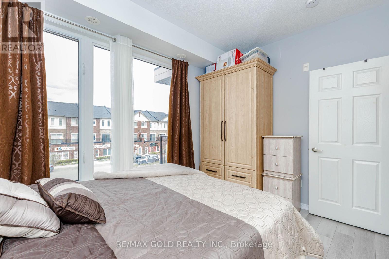 #217 50 SKY HARBOUR DRIVE - 36