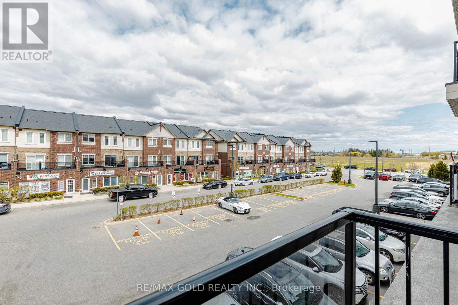 #217 50 SKY HARBOUR DRIVE - 40