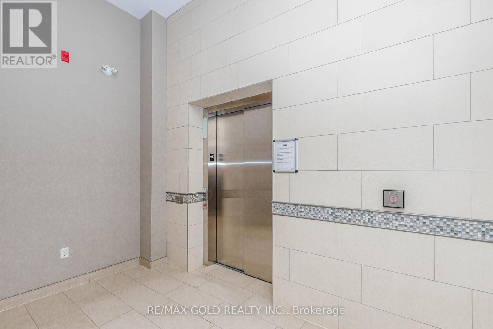 #217 50 SKY HARBOUR DRIVE - 8