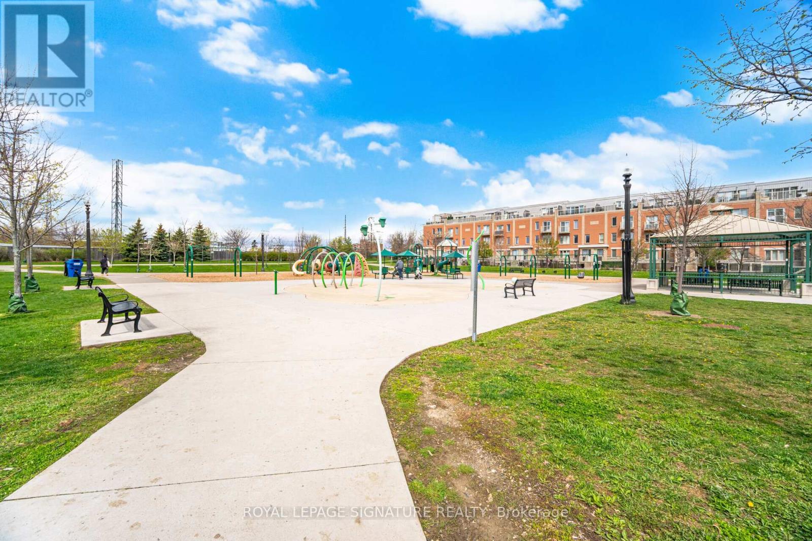 #162 8 FOUNDRY AVENUE - 34