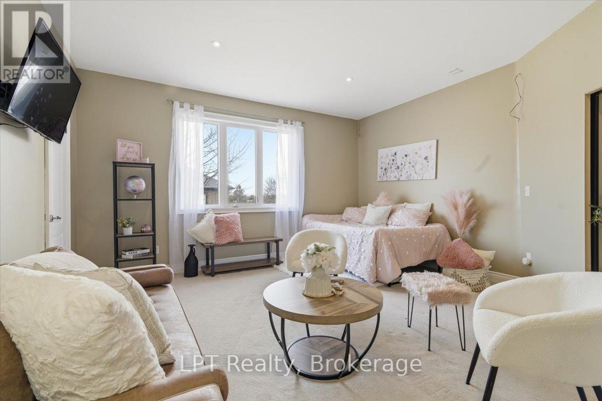 1879 APPLEVIEW ROAD - 21