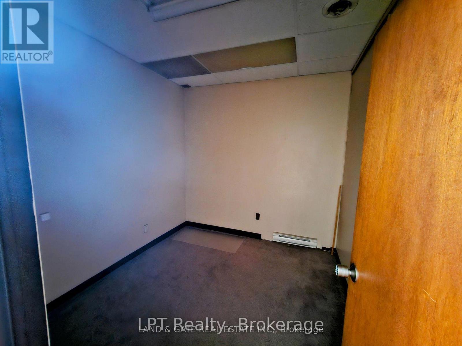101 - 74 SIMCOE STREET S, Oshawa (Central) — photo 3