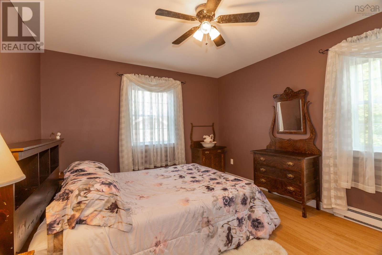 5 Rectory Street - 25