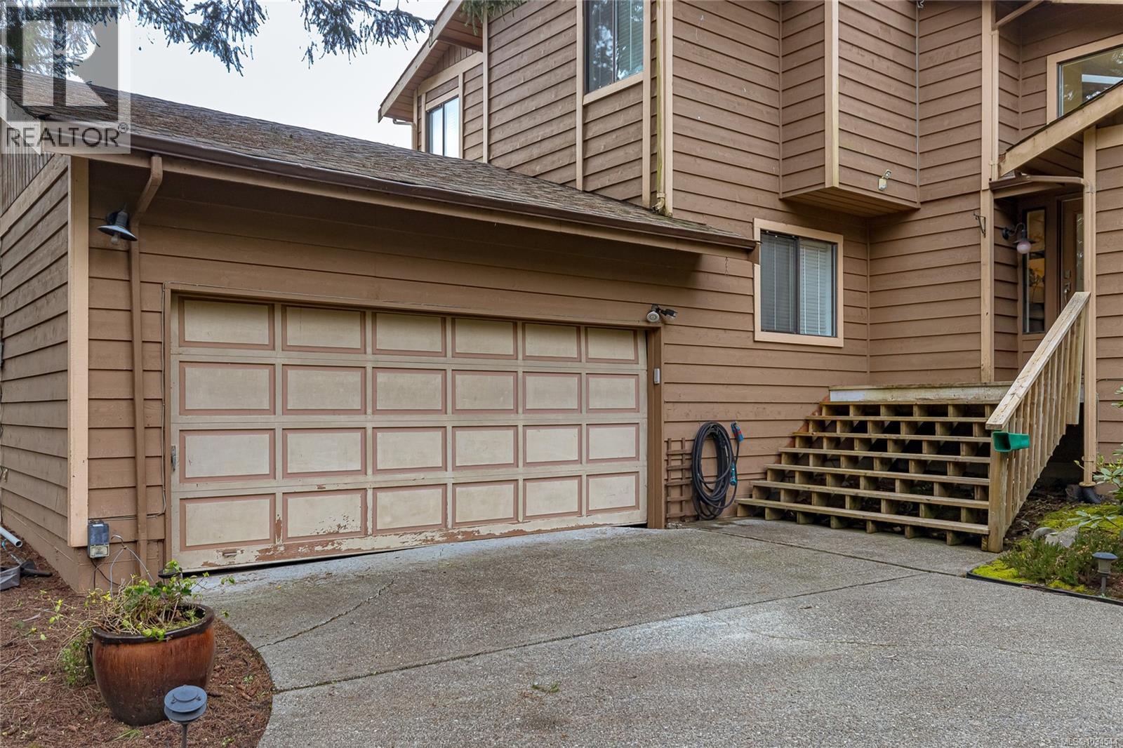  7318 Veyaness Road, Central Saanich