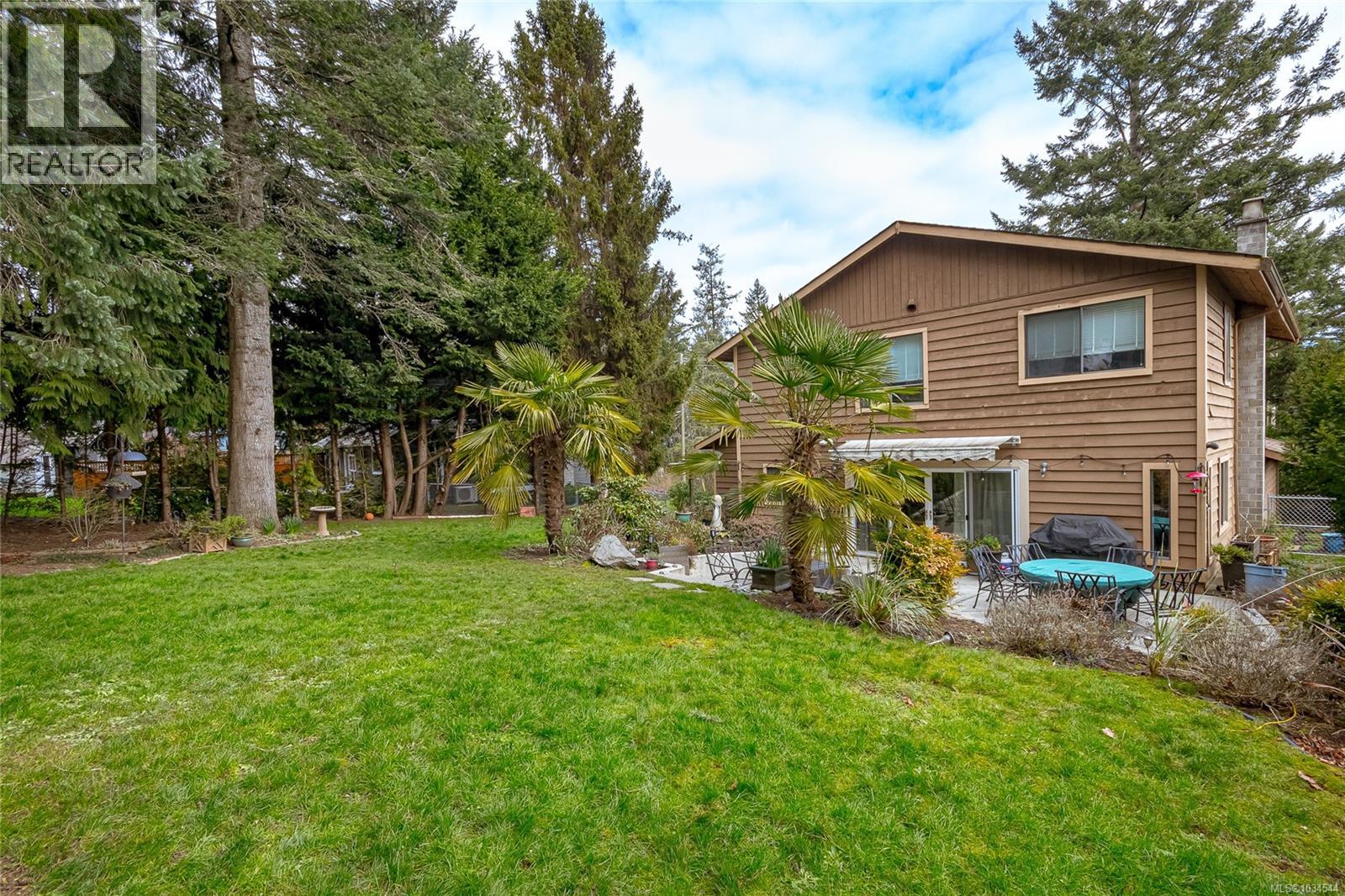  7318 Veyaness Road, Central Saanich