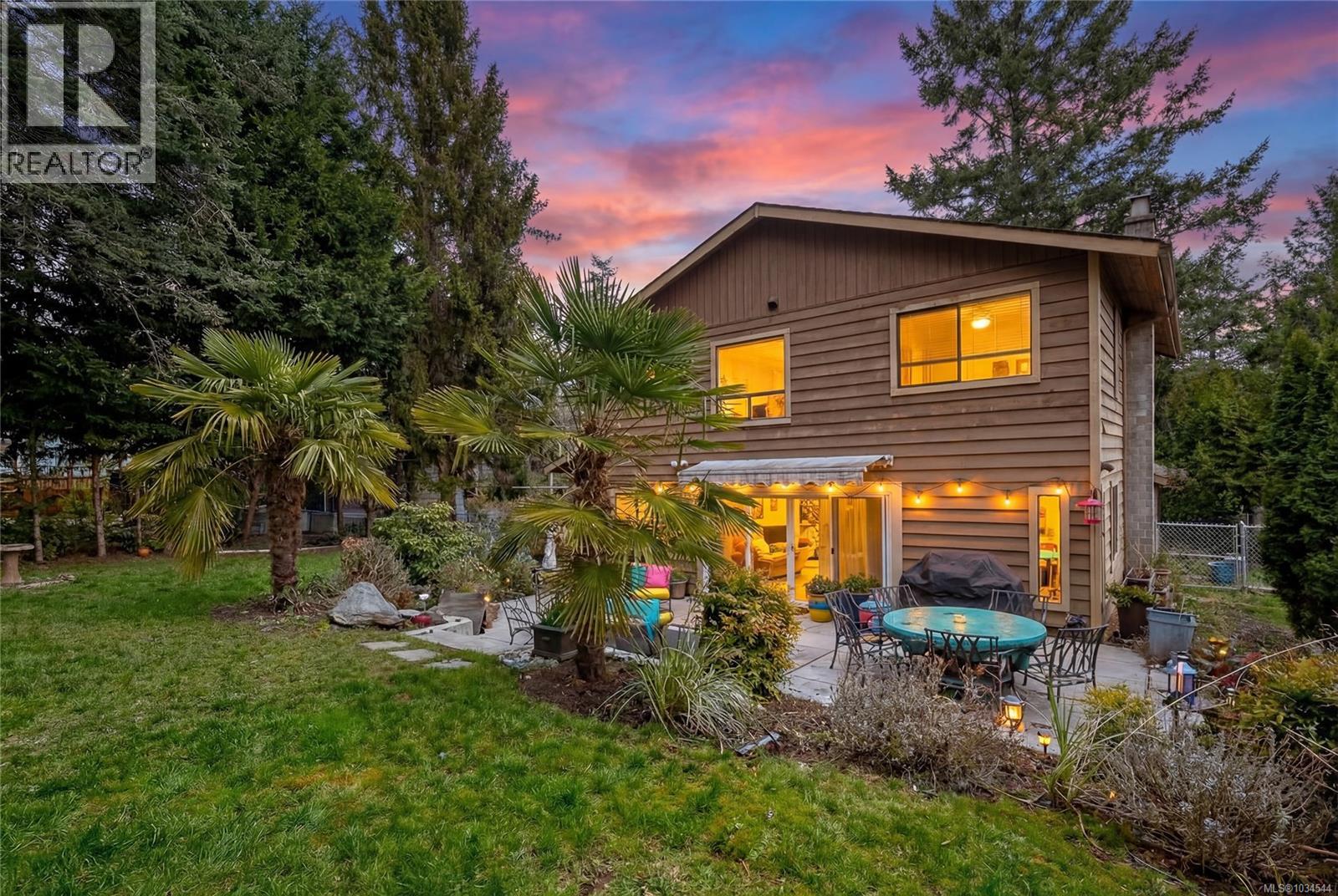  7318 Veyaness Road, Central Saanich