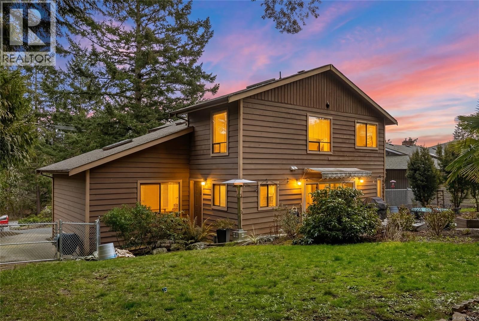  7318 Veyaness Road, Central Saanich
