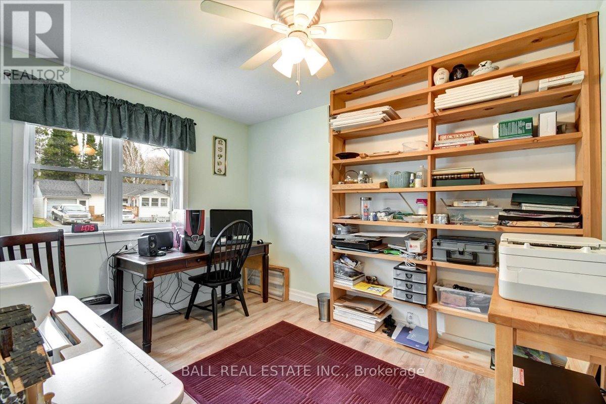 32 HEMLOCK STREET - 17