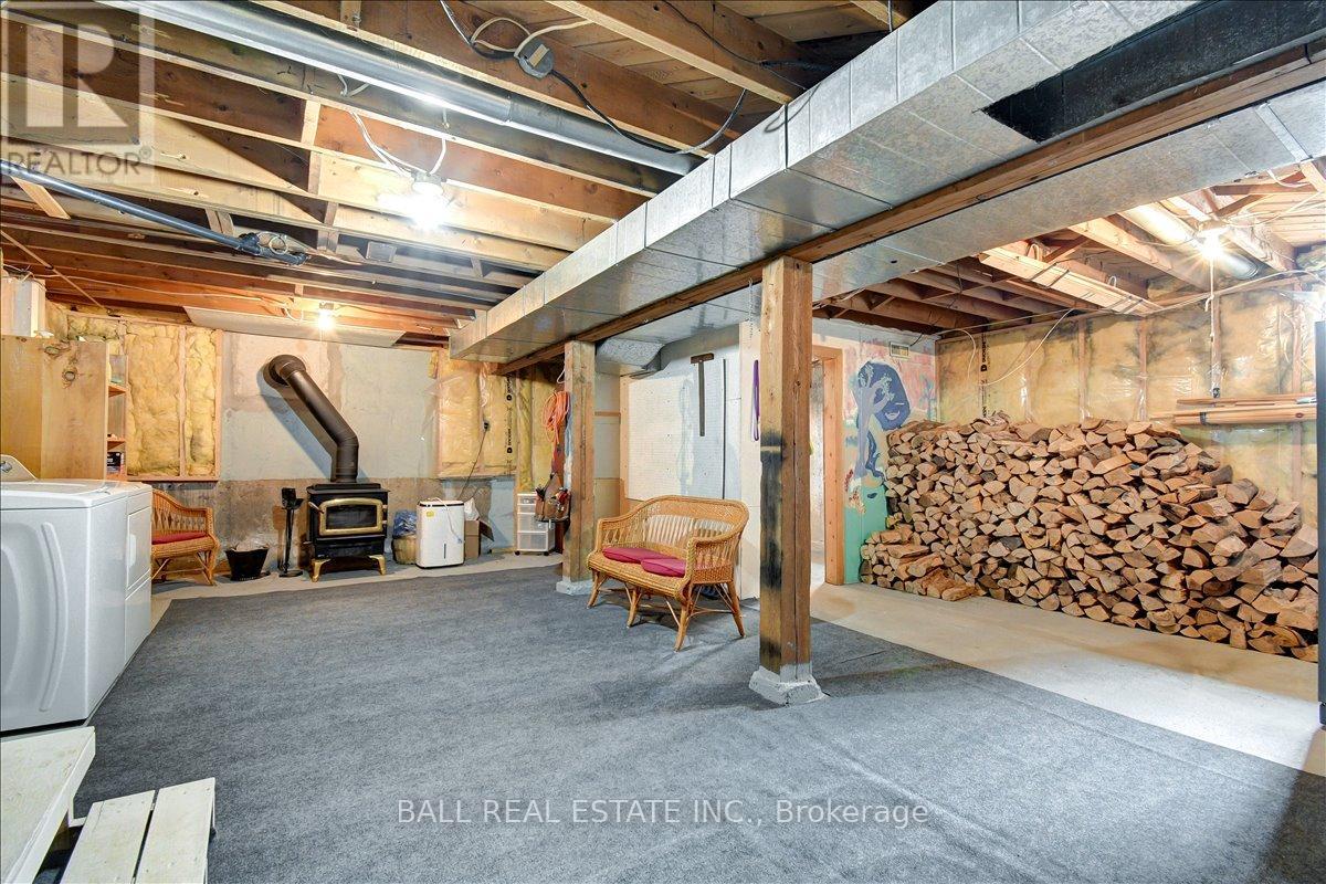 32 HEMLOCK STREET - 23