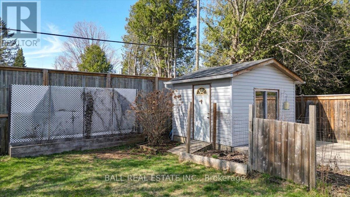 32 HEMLOCK STREET - 38