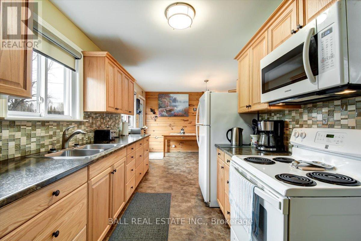 32 HEMLOCK STREET - 4