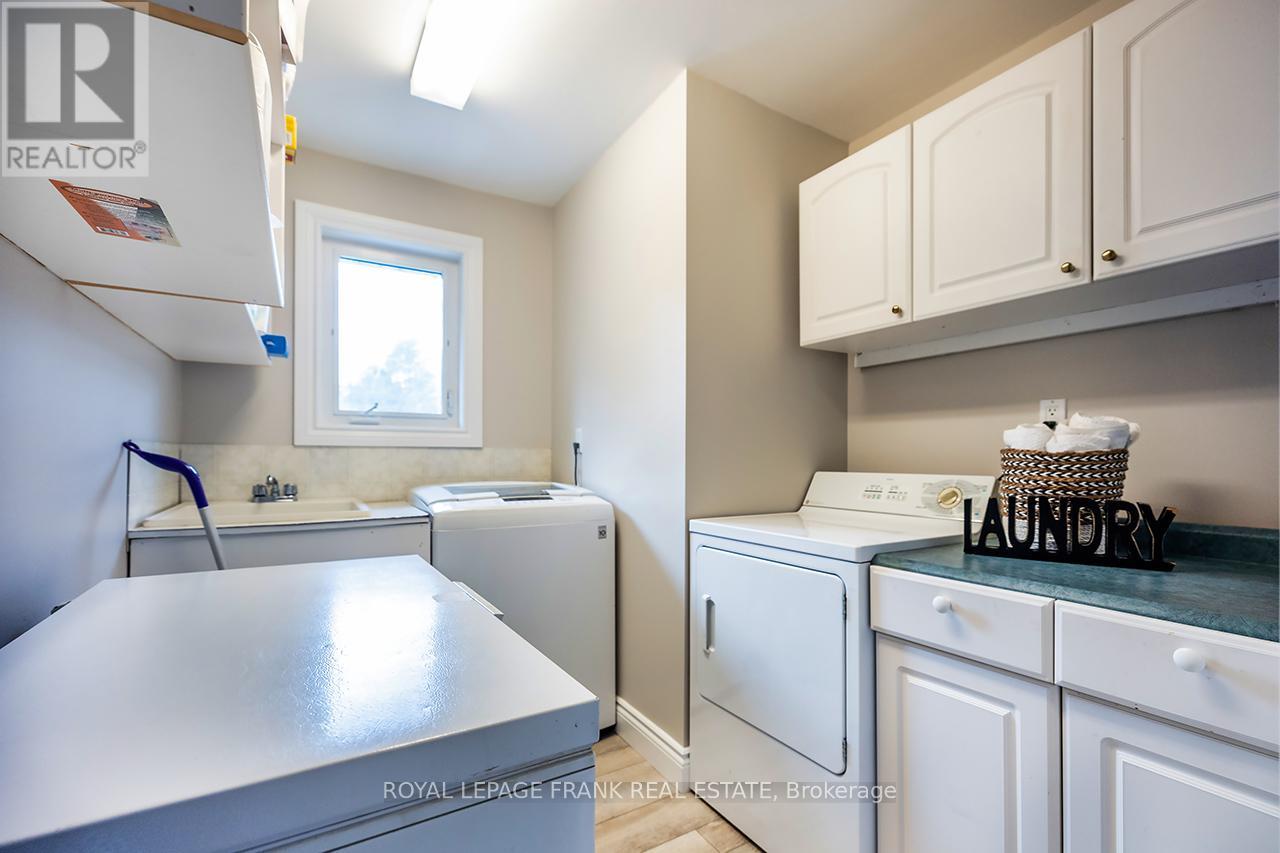 25 SHELLEY DRIVE - 30