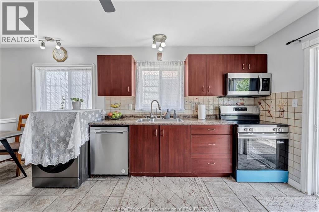 2558 GATWICK, Windsor, Ontario, N8P1Y8 — Photo 16