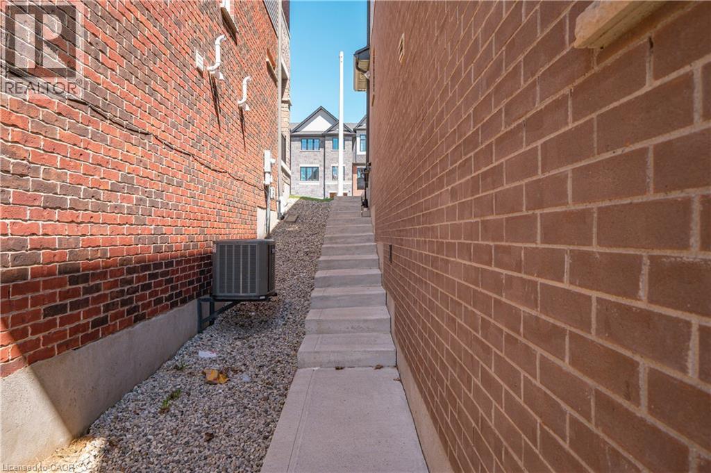 10 SPORTSMAN HILL Street, Kitchener, Ontario, N2P0J2 — Photo 44