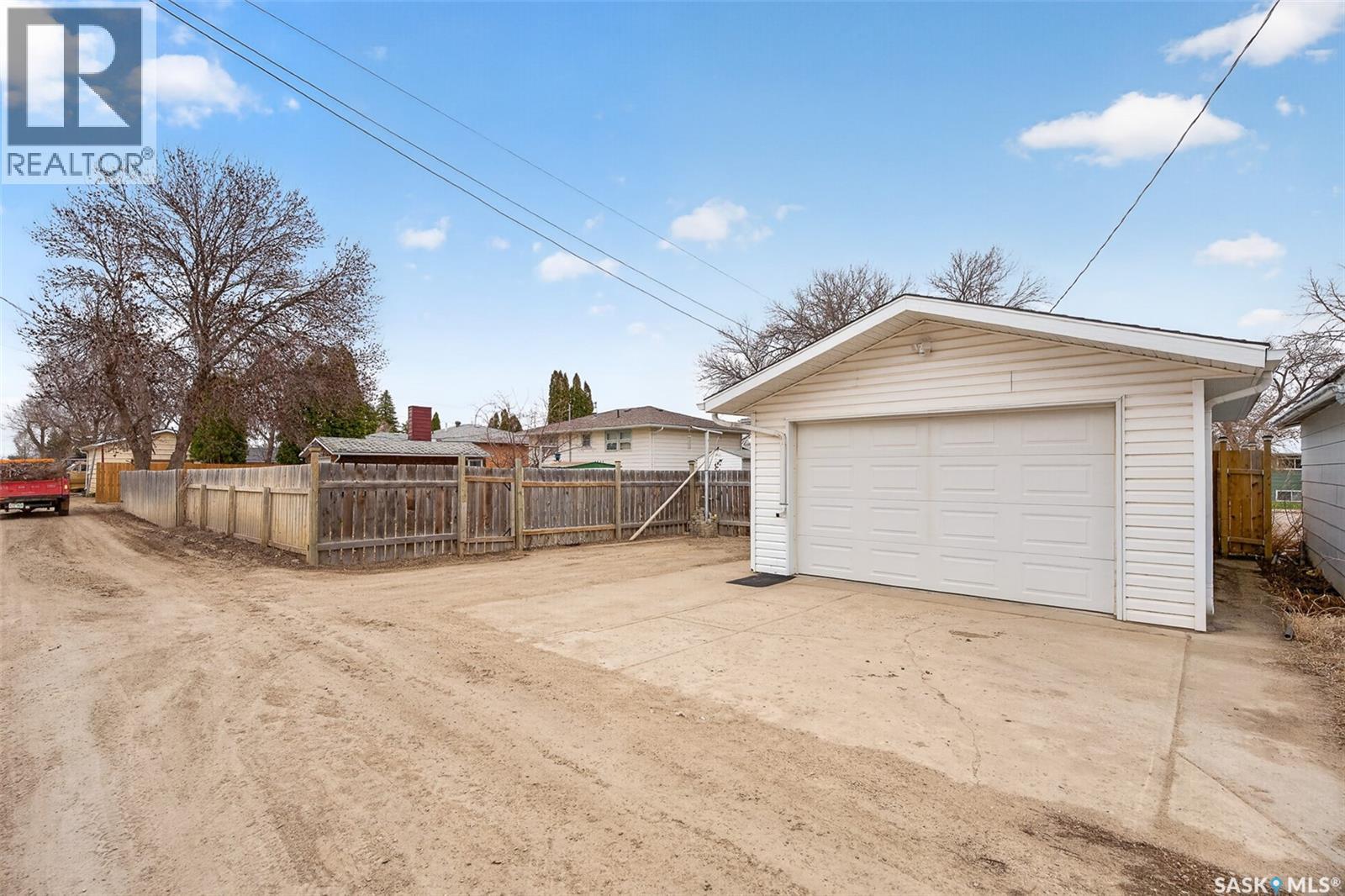 1154 Caribou STREET W - 52