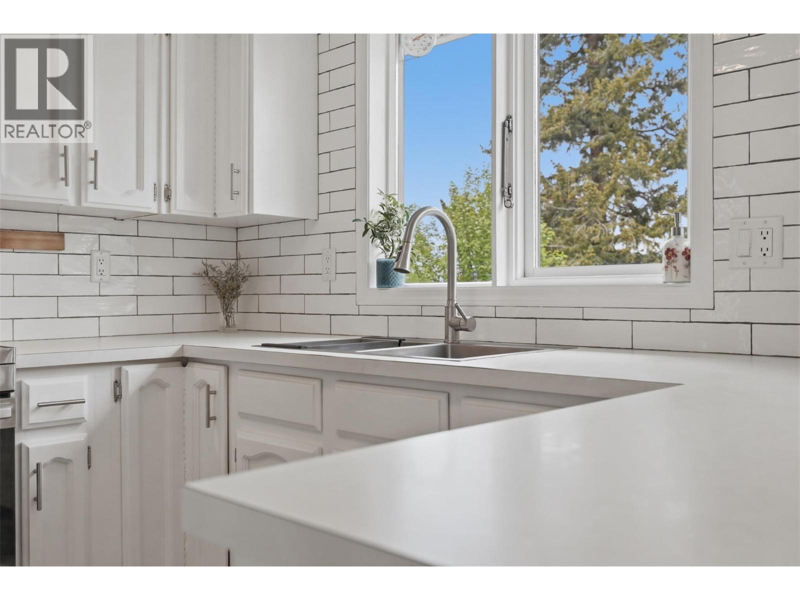 2109 Van Horne Drive - 21