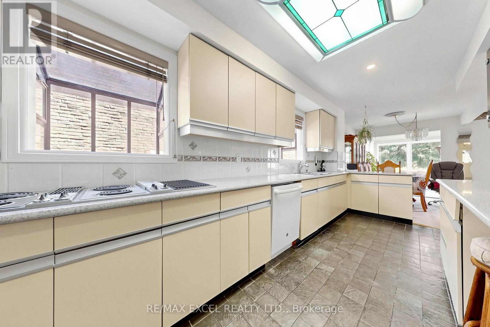 75 BETHANY LEIGH DRIVE - 14