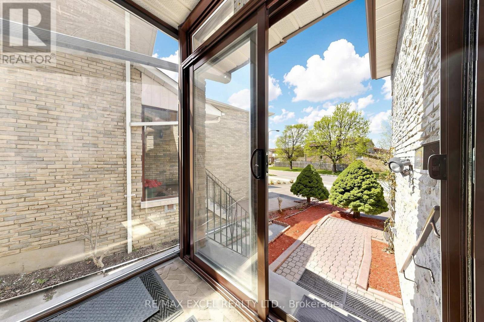 75 BETHANY LEIGH DRIVE - 2