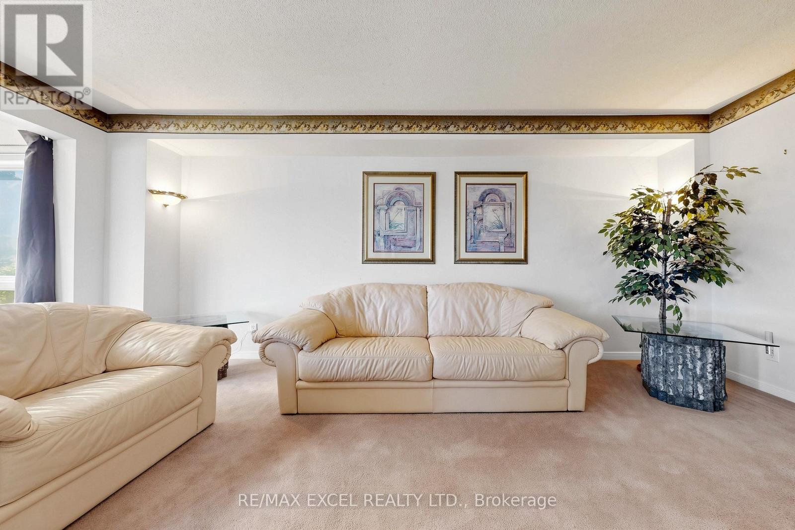 75 BETHANY LEIGH DRIVE - 4