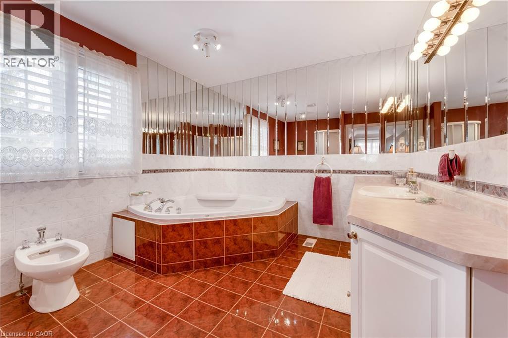 60 CHANDOS Drive, Kitchener, Ontario, N2A3C2 — Photo 22