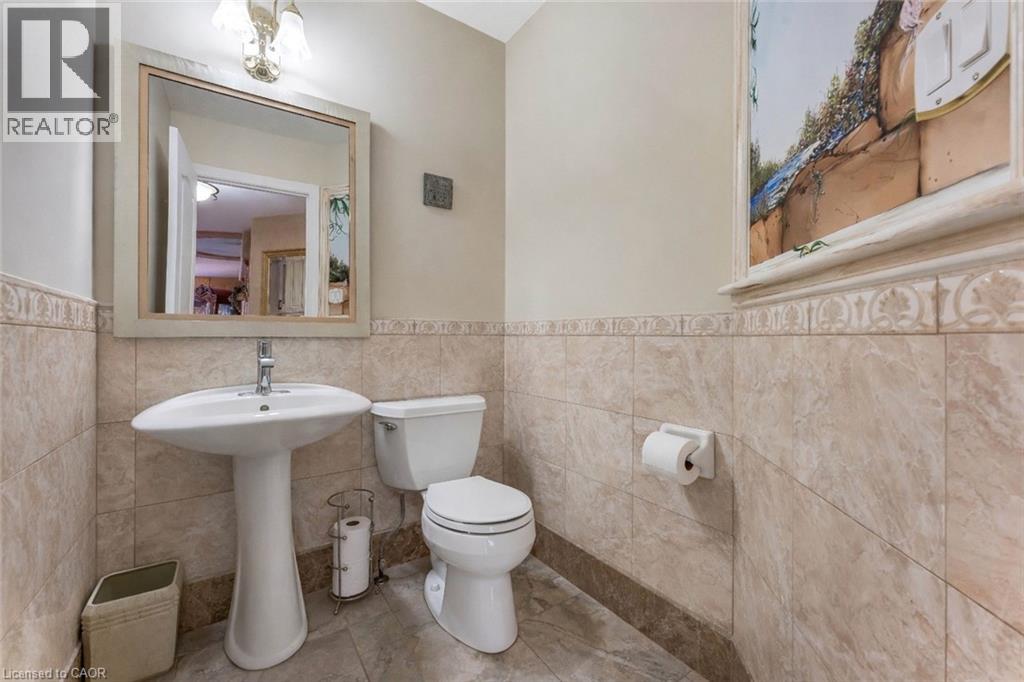 60 CHANDOS Drive, Kitchener, Ontario, N2A3C2 — Photo 18